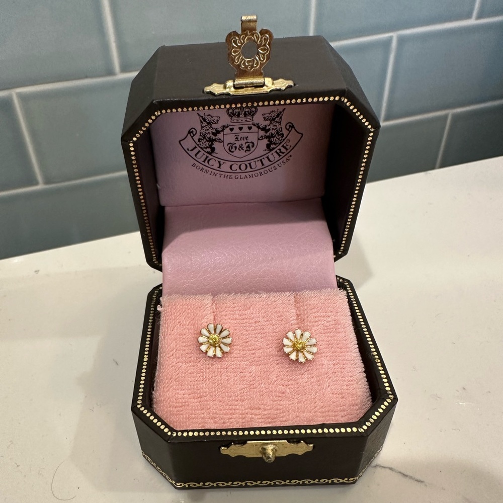 Juicy Couture Daisy Earrings